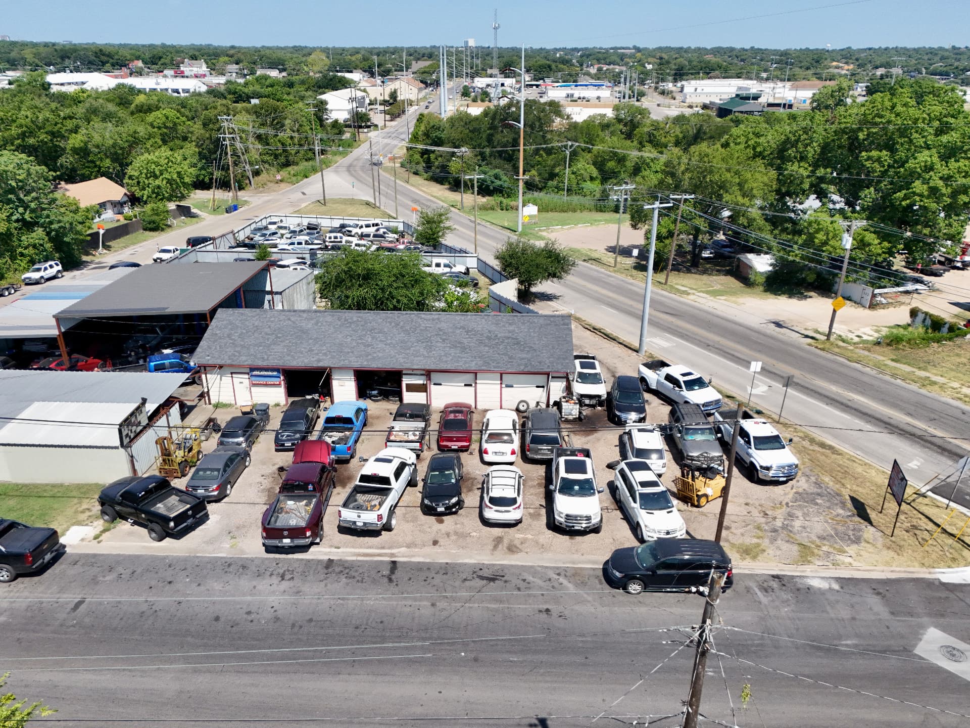 Aerial view of 2 Amigos Auto Shop in Waco, TX